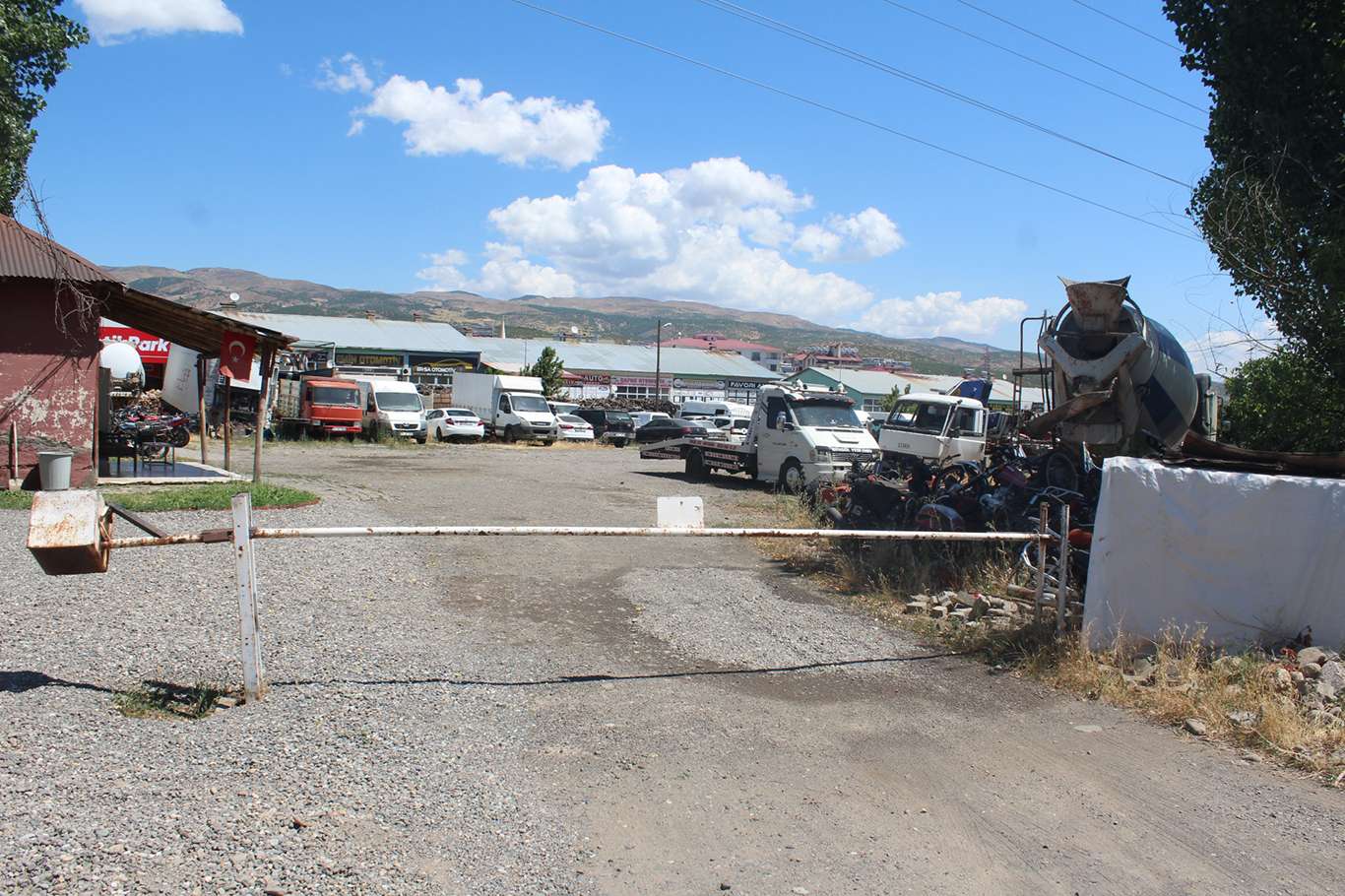 Trafikten men edilen araçların otoparklardan alınmasıyla ilgili yeni düzenlemeler yapıldı